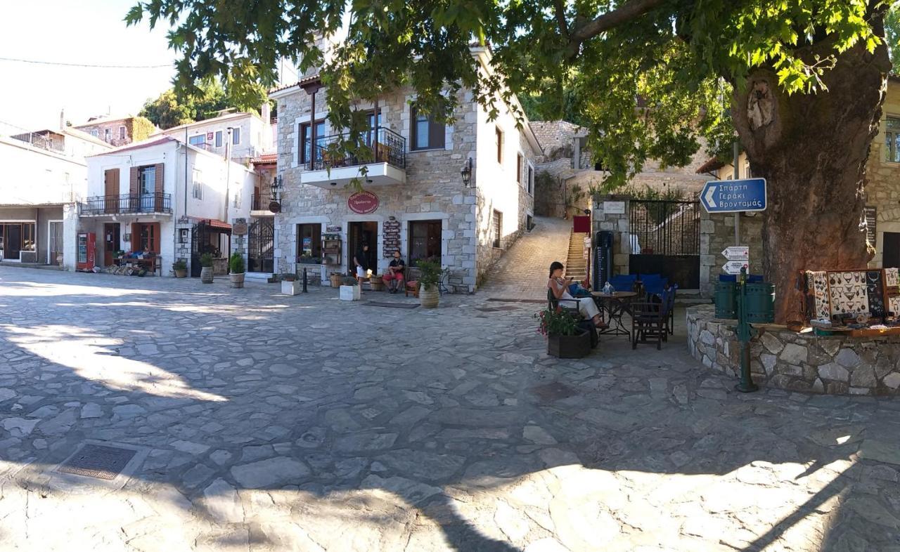 Ξενωνασ Σελινουντα Hotel Kosmás Eksteriør billede